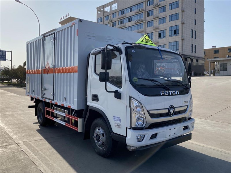 CSC5088XRQB6型易燃?xì)怏w廂式運(yùn)輸車(chē)